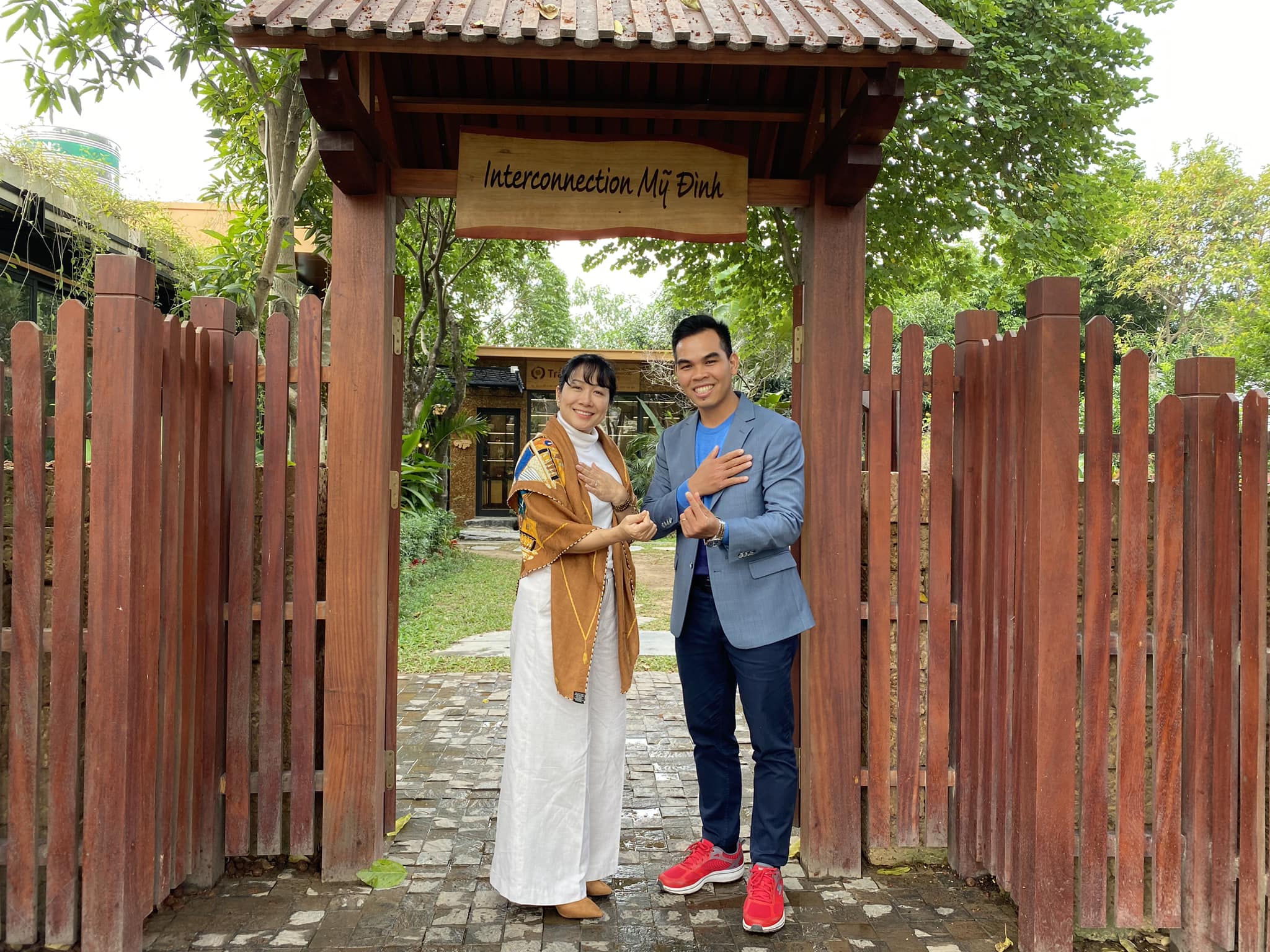 Khi Thế Giới Càng Ảo, Con Người Càng Khao Khát Những Kết Nối Chân Thật